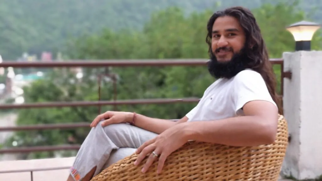 saransh sitting